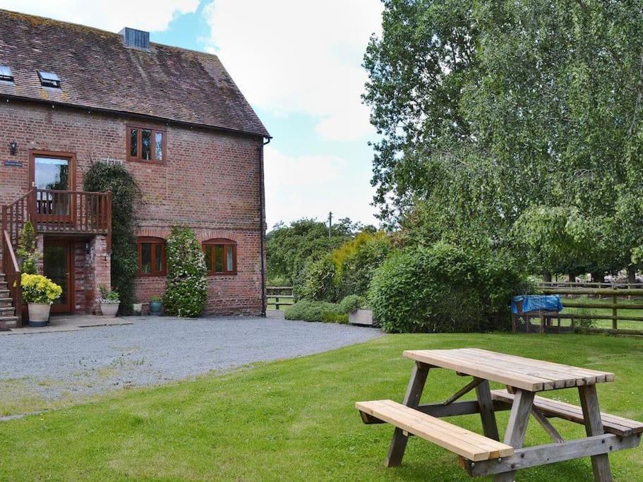 The Oast House - Farm Stay Apartment Set Within 135 Acres Bromyard Eksteriør bilde